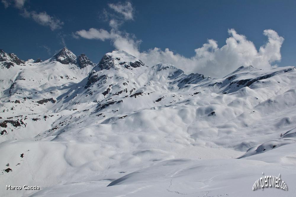 29_Tanta neve nella conca.JPG